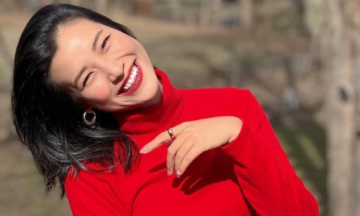 Hoàng Oanh bị fan soi son dính đầy răng khi đi du lịch Mỹ, phản ứng của nữ MC xứng đáng nhận điểm 10