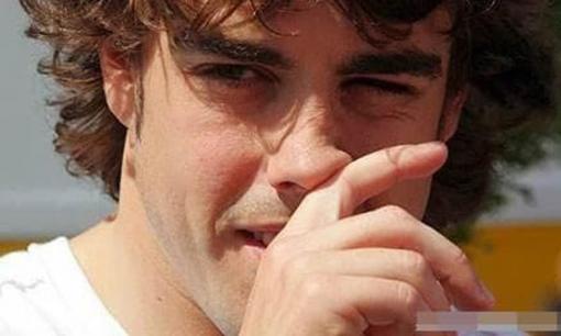 Chuyên gia tâm lý: Nửa kia 'có 4 động tác này' khi nói thì có đến 99% khả năng là họ đang lừa dối bạn!