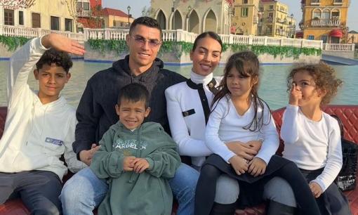 Sau khi mất con trai mới sinh, đây là cách Cristiano Ronaldo lưu giữ kỷ niệm đẹp về bé và xoa dịu vợ 