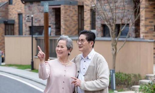 Khi người ta về già, dù có tiền hay không, hãy kịp thời làm ba điều với con cháu