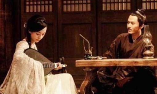 Địa vị của phi tần thời cổ đại rất thấp, nhưng nàng lại có một đặc quyền khiến chính phi phải ghen tị