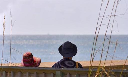 Khi bạn già và không thể đi lại, tài sản lớn nhất thực sự không phải là tiền, mà là điều này