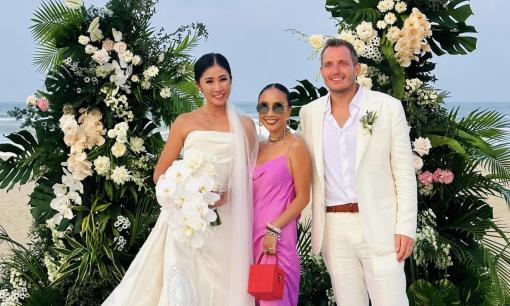 Đoan Trang diện váy tông hồng nổi bật dự đám cưới nghệ sĩ Piano người Úc gốc Việt