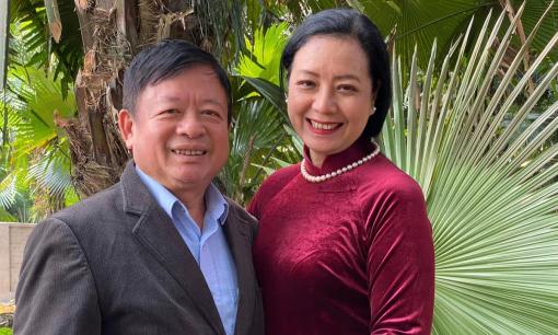 Nghệ sĩ Chiều Xuân kỷ niệm ngày cưới, nhan sắc chụp bằng camera thường ở tuổi U60 gây chú ý