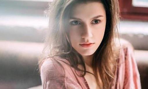 Phụ nữ Nga được mệnh danh là 'tinh hoa vòng eo', ai cũng có 'vòng eo A4' nhưng 90% không hài lòng với ngoại hình của mình