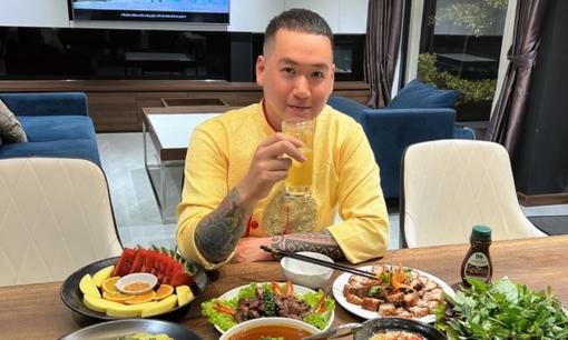 Trai Hà Thành vượt cảnh “vỡ nợ”, lựa chọn việc nấu ăn làm niềm vui