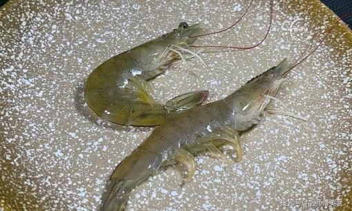 Mua tôm nên chọn tôm thẳng hay tôm cong? Một lão ngư tiết lộ sự thật: Chênh lệch lớn lắm, đừng mua lầm nữa!