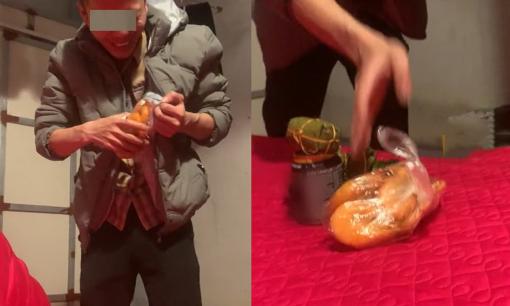 Trời nắng nóng, chồng mặc áo khoác để tiện giấu đồ ăn cỗ mang về cho vợ