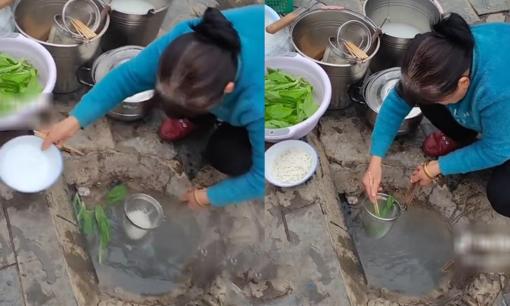 Xôn xao hình ảnh cô chủ quán chần bún và rau ở một vị trí bất ngờ, không phải trong nồi nước dùng