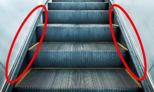 Không phải để vệ sinh giày, đây mới là chức năng của phần lông ở bậc thang cuốn. Đừng đưa chân vào, rất nguy hiểm!