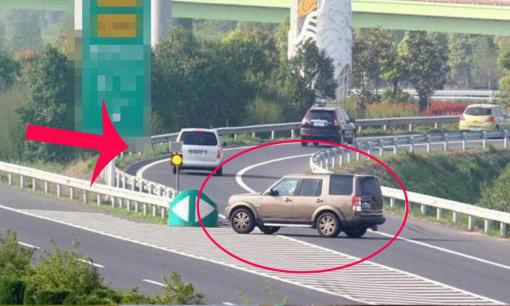 Lái xe 15 năm, đúc kết 6 'luật sắt' lái xe, 3 trong số đó rất hữu ích khi chạy tốc độ cao