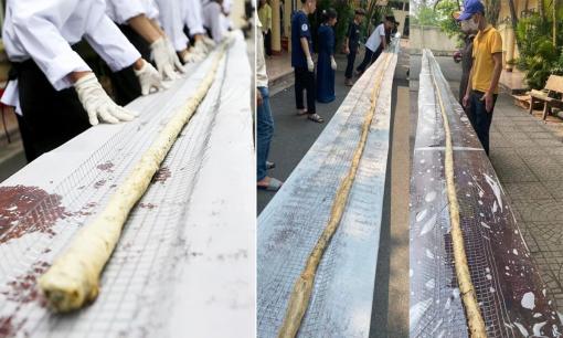 Ram cuốn rán dài hơn 20 m gây chú ý ở Hà Tĩnh, xác lập Kỷ lục Guinness Việt Nam