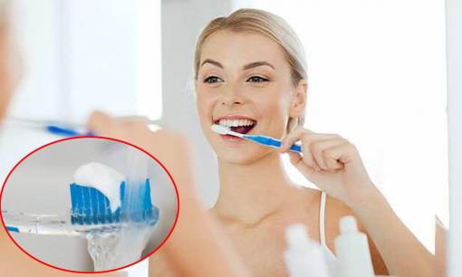 Nhúng kem đánh răng vào nước trước khi đánh răng có đúng không? Chỉ bạn cách đánh răng đúng