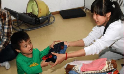 Tâm lý: Sau tuổi này đừng mặc quần áo cũ cho con, nếu không con sẽ khó lớn lên hạnh phúc 