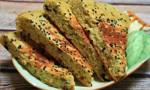 Chỉ cần 2 quả chuối và 2 quả trứng, bạn có món bánh vàng ươm cho bữa sáng, trẻ con hay ăn và sức đề kháng tốt 