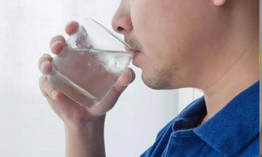 Loại nước này có thể gây ung thư, không phải nước đun sôi nhiều lần, cũng không phải nước để qua đêm, nhiều người uống hàng ngày!