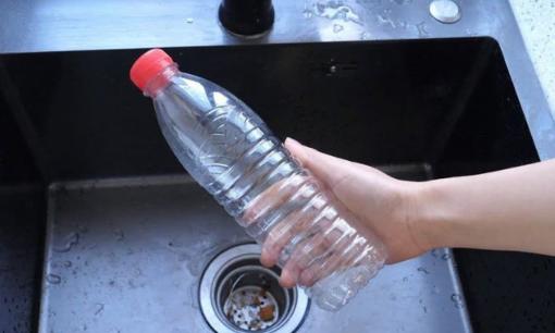 Đừng vứt bỏ lãng phí, hãy tận dụng chai nhựa cũ bởi nó sẽ tạo nên rất nhiều 'điều kỳ diệu' trong ngôi nhà của bạn