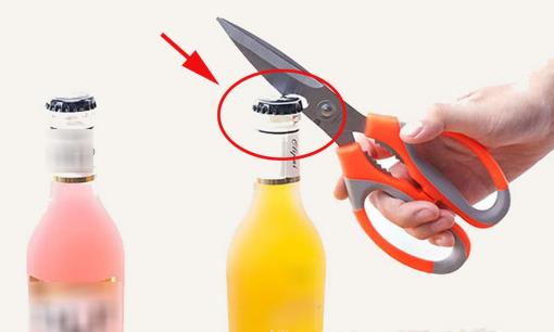 Trên kéo có 2 lỗ nhỏ nhưng 90% không dùng đúng công dụng thực sự, đọc để biết 