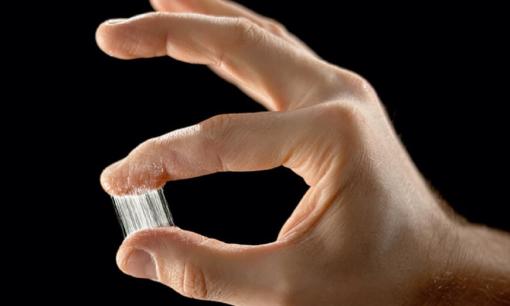 Đừng lo nếu ngón tay của bạn bị dính keo 502, tôi sẽ dạy bạn một mẹo nhỏ, keo sẽ tự động tan chảy