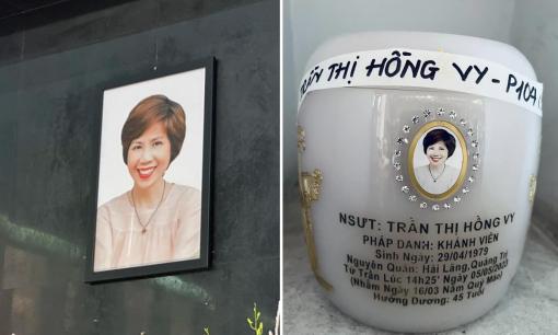 Tro cốt cố NSƯT Hồng Vy được đưa ra Hà Nội sau lễ tang tại TP. HCM