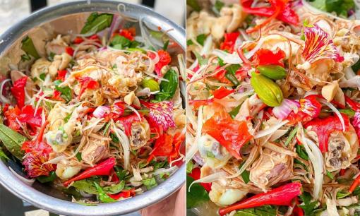 Ngoài gỏi gà măng cụt, gỏi gà hoa phượng cũng ngon và đang hot rần rần không kém 