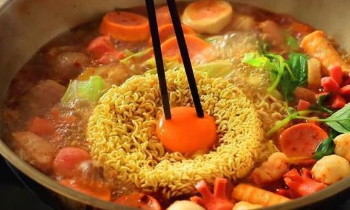 Không phải mì tôm, 3 loại thực phẩm phổ biến này ăn càng nhiều càng hại gan, số 2 giới trẻ đang rất ưa chuộng