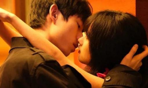 Khi đàn ông 'quăng quật' phụ nữ theo những cách này, cô ấy sẽ mất hết sức phản kháng và yêu bạn ngay lập tức