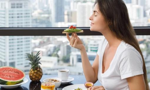 'Thời gian lý tưởng' cho bữa sáng là lúc nào? Đừng dậy muộn hơn thời gian này  