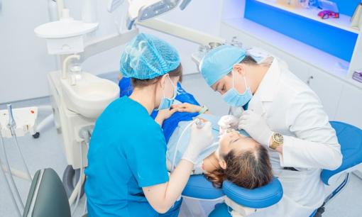 Hơn 200 khách hàng hứng khởi tham dự khai trương Nha khoa Shark Tân Bình