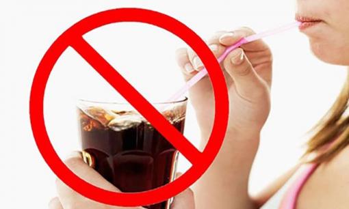 Hai loại đồ uống không nên dùng quá nhiều khi trời nắng nóng, không chỉ cơ thể mất nước, thận cũng tổn thương