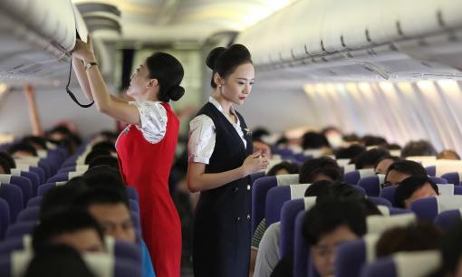 Trong quá trình phỏng vấn tiếp viên hàng không, bạn phải trải qua bao nhiêu lần kiểm tra khỏa thân? 