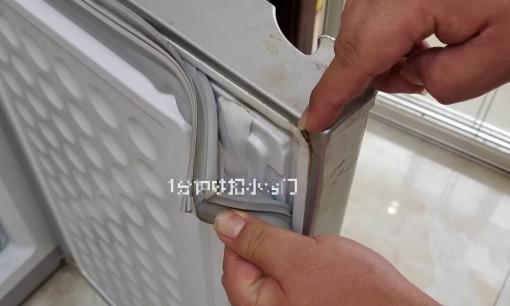 Gioăng cao su tủ lạnh bị đen, bẩn và không thể tẩy sạch? Dạy bạn một cách tốt giúp sạch sẽ ngay lập tức