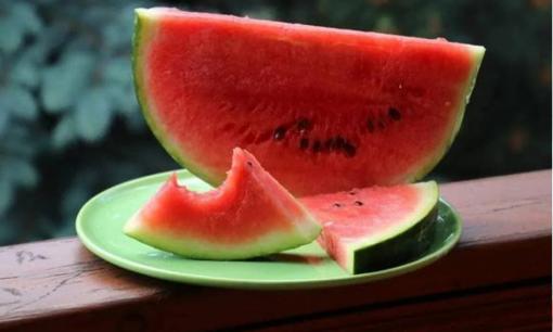 Dưa hấu cắt miếng bảo quản được bao lâu? Tốt nhất không nên vượt quá thời gian này...