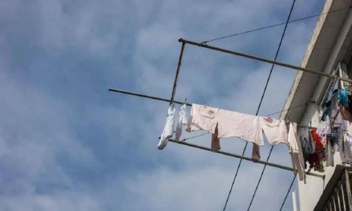 Phơi quần áo cũng rất quan trọng, không nên phơi quần áo ở 3 nơi này!