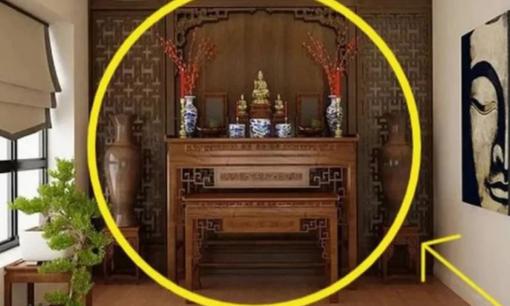 Trong phong thủy nhà ở, tuyệt đối đừng đặt 5 thứ này dưới chân bàn thờ kẻo tài lộc trôi sạch