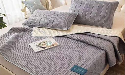 Mùa hè nằm chiếu điều hòa chống nóng, cách vệ sinh, giặt chiếu điều hòa đơn giản mà sạch sẽ 