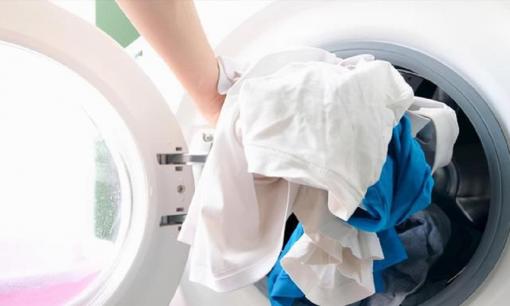 Bột giặt vẫn được đổ trực tiếp vào máy giặt? Thảo nào càng giặt càng bẩn, để tôi dạy cho bạn một mẹo nhỏ giúp nó sạch hơn cả đồ mới