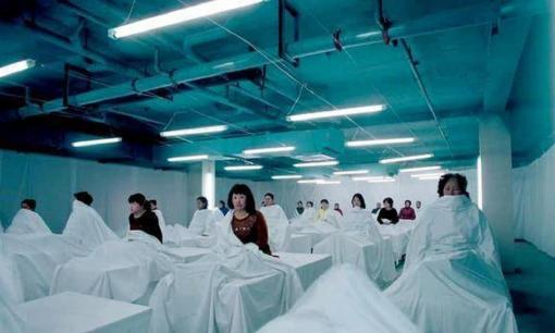 Tại sao lại phủ một tấm vải lên mặt người chết trong nhà xác? Không chỉ tránh sợ hãi cho người khác mà có sự khôn ngoan trong đó