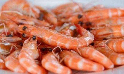 Khi chế biến tôm, dù là tôm sống hay tôm đông lạnh, hãy ghi nhớ 3 bước này, thịt tôm thơm ngon, mềm và không có mùi tanh