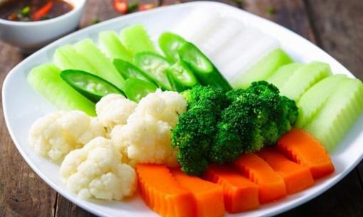 Chỉ ăn đồ hấp và luộc, không dầu mỡ có tốt cho sức khỏe? Bác sĩ thẳng thừng: 'Quan điểm này hoàn toàn sai lầm!'