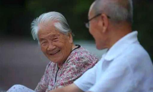 'Tại sao phụ nữ 70 tuổi vẫn muốn tìm đàn ông?', 3 cụ bà U70 nói sự thật