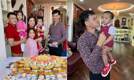 Tự Long tổ chức tiệc thôi nôi hoành tráng tại nhà cho 'hoàng tử bé', ba nhóc tỳ thích thú khi gặp idol Xuân Bắc