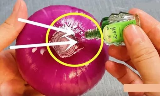Nhỏ vài giọt dầu gió lên hành tím, biết sớm giải quyết được vấn đề lớn của mọi hộ gia đình, tiết kiệm tiền triệu mỗi tháng