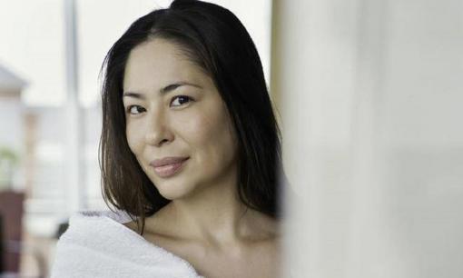 Ở tuổi trung niên, nếu phụ nữ vẫn cố chấp 4 'tật xấu' này thì cả đời chỉ càng nghèo thêm mà thôi!