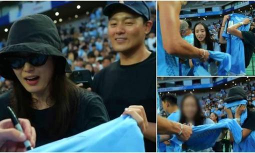 Jeon Ji Hyun xuất hiện trước công chúng cùng chồng, ông xã của nữ diễn viên đẹp trai như minh tinh, hết mực yêu thương vợ