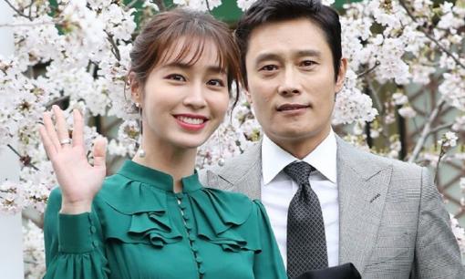 Lee Min Jung mang thai lần 2 với tài tử Lee Byung Hun