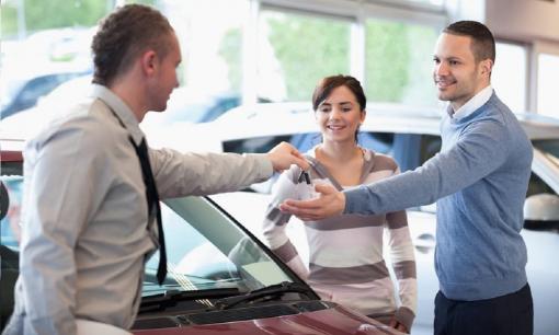 Tại sao nhiều gia đình mua ô tô vì thể diện? Việc sử dụng một chiếc xe hơi sẽ tốn kém thế nào nếu bạn không thể kiếm đủ tiền?