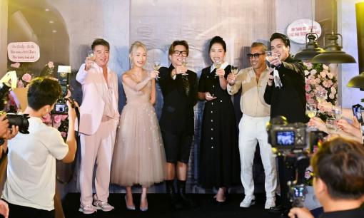 Ca sĩ Đàm Vĩnh Hưng, Vũ Hà xuất hiện tại buổi khai trương Artist House, choáng ngợp với diện mạo mới toanh