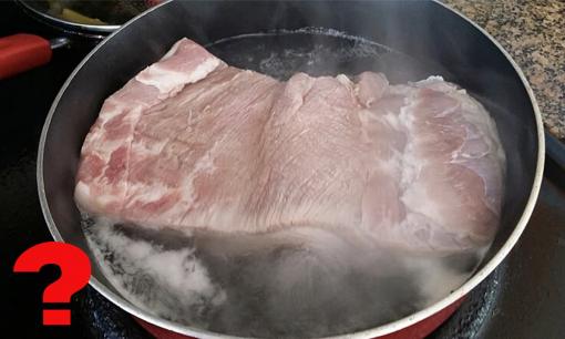 Thịt lợn chần qua nước sôi trước khi chế biến liệu có tốt? Tiết lộ từ chuyên gia sẽ khiến bạn phải giật mình