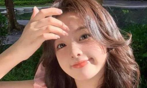 Đừng nhuộm tóc màu vàng nữa, trông già lắm! 6 màu tóc này sẽ thịnh hành năm 2023, nhìn Tây và trắng